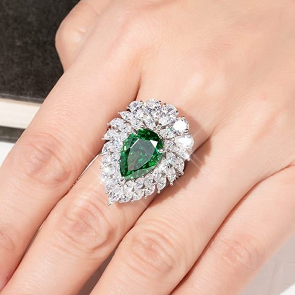 NEW Sparkling Bling Cubic Zirconia Emerald Pear Shape May Birthstone Rin… - Picture 2 of 4